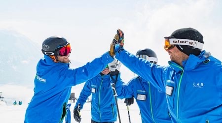 Work as a ski instructor around the world - Training and job included